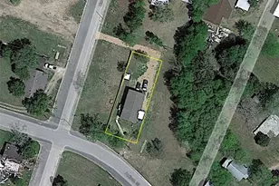 302 Antioch St, Yoakum, TX 77995 - Photo 28