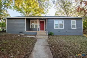 605 S Summer St, Lampasas, TX 76550 - Photo 2