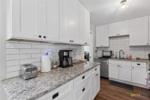 605 S Summer St, Lampasas, TX 76550 - Photo 8