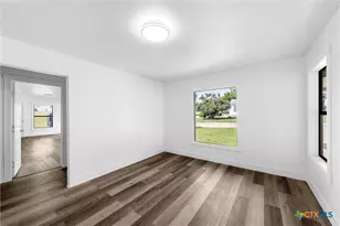 1524 E Avenue B, Temple, TX 76501 - Photo 16