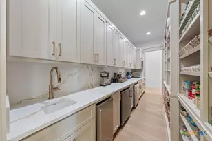 270 Isle of View Dr, Mcqueeney, TX 78123 - Photo 14