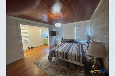 213 W Broadway Street, Cuero, TX 77954 - Photo 10