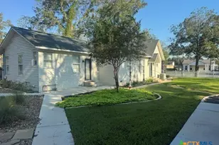 213 W Broadway St, Cuero, TX 77954 - Photo 20