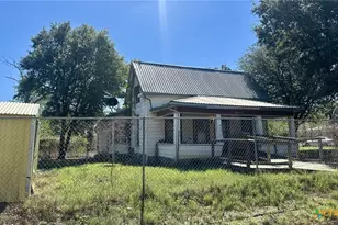 1504 Pidcoke St, Gatesville, TX 76528 - Photo 2