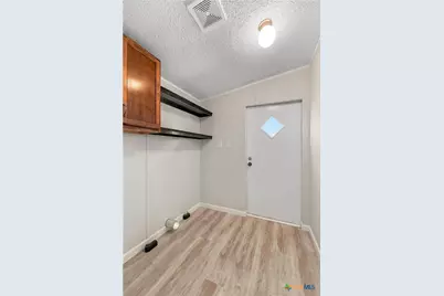 811 E Mesquite Lane, Victoria, TX 77901 - Photo 16