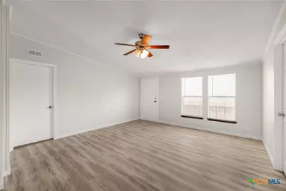 811 E Mesquite Lane, Victoria, TX 77901 - Photo 6