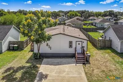 811 E Mesquite Lane, Victoria, TX 77901 - Photo 4