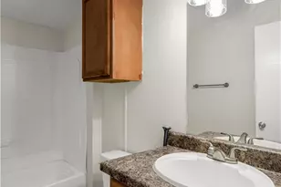 811 E Mesquite Ln, Victoria, TX 77901 - Photo 24