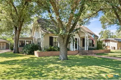 905 E 12th Street, Cameron, TX 76520 - Photo 2