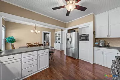 905 E 12th Street, Cameron, TX 76520 - Photo 14