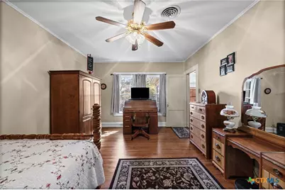 905 E 12th Street, Cameron, TX 76520 - Photo 24