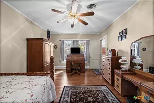 905 E 12th St, Cameron, TX 76520 - Photo 24