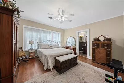 905 E 12th Street, Cameron, TX 76520 - Photo 16