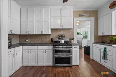 905 E 12th Street, Cameron, TX 76520 - Photo 12