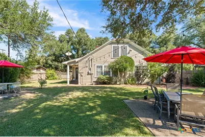 905 E 12th Street, Cameron, TX 76520 - Photo 32