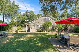 905 E 12th St, Cameron, TX 76520 - Photo 32