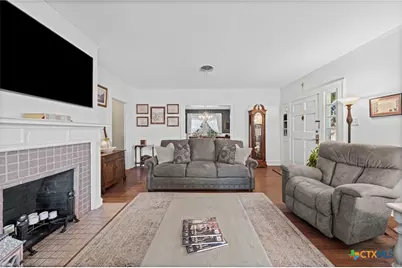 905 E 12th Street, Cameron, TX 76520 - Photo 6