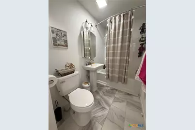 205 E Johnson, Cuero, TX 77954 - Photo 6