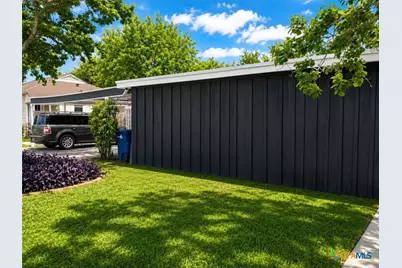 811 Indiana Avenue, Corpus Christi, TX 78404 - Photo 2
