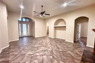 2213 Garden Gate Cir, New Braunfels, TX 78130 - Photo 2