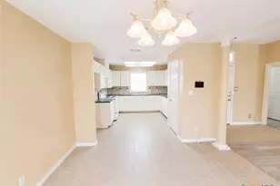 206 Belmoor Ln, Victoria, TX 77904 - Photo 8