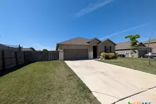 662 Rusty Gate Wy, New Braunfels, TX 78130 - Photo 2