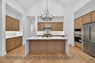 5716 Star View Ct, New Braunfels, TX 78130 - Photo 2