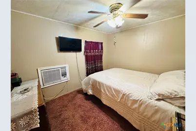 735 San Antonio Avenue, Seguin, TX 78155 - Photo 12