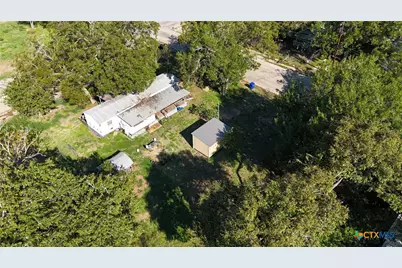 204 Hope Street, Yoakum, TX 77995 - Photo 28