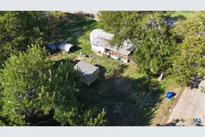 204 Hope Street, Yoakum, TX 77995 - Photo 26