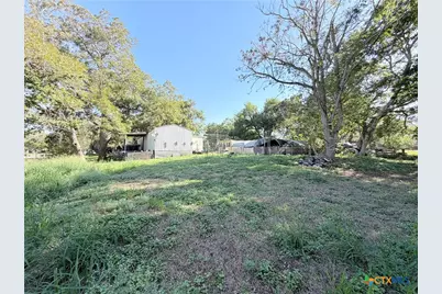 204 Hope Street, Yoakum, TX 77995 - Photo 16