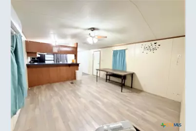 204 Hope Street, Yoakum, TX 77995 - Photo 8