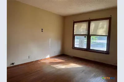 901 N Cameron Street, Victoria, TX 77901 - Photo 6
