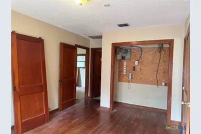 901 N Cameron Street, Victoria, TX 77901 - Photo 10