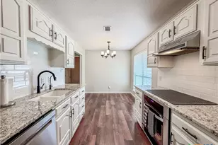 7 Branding Iron Dr, Morgans Point Resort, TX 76513 - Photo 10