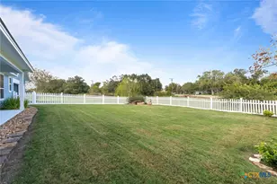 714 Honeysuckle Dr, Edna, TX 77957 - Photo 38