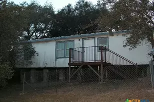150 Sonnyland Dr, Canyon Lake, TX 78133 - Photo 2