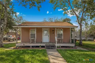 206 Alonzo St, Cuero, TX 77954 - Photo 2