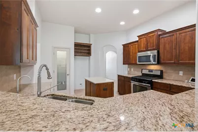115 Sandstone Court, Victoria, TX 77904 - Photo 2