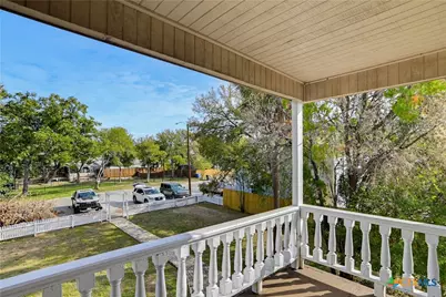 221 W Washington Street, Seguin, TX 78155 - Photo 28