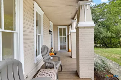 221 W Washington Street, Seguin, TX 78155 - Photo 4