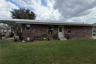 308 Nash St, Cuero, TX 77954 - Photo 20