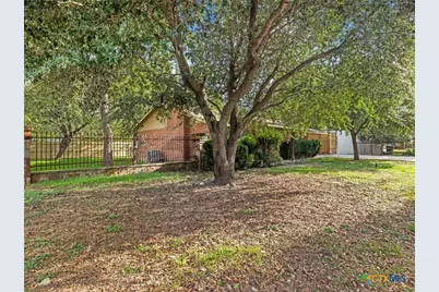 123 W Klingemann Street, New Braunfels, TX 78130 - Photo 16