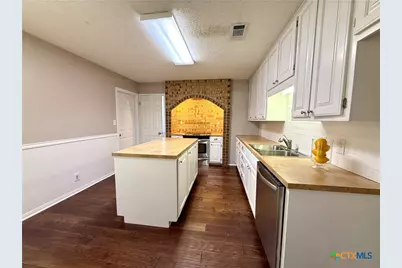 309 Taos Drive, Victoria, TX 77904 - Photo 6