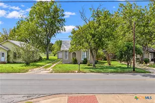 1231 N St Joseph St, Gonzales, TX 78629 - Photo 28