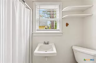 1231 N St Joseph St, Gonzales, TX 78629 - Photo 20
