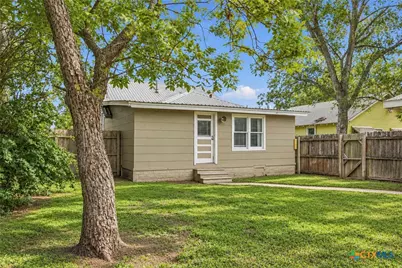1231 N Saint Joseph Street, Gonzales, TX 78629 - Photo 4