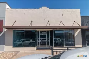 327 E Avenue D, Killeen, TX 76541 - Photo 1