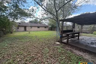 615 Ave C, Yorktown, TX 78164 - Photo 4