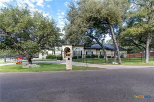 14 Calamity Jane Dr, Morgans Point, TX 76513 - Photo 2